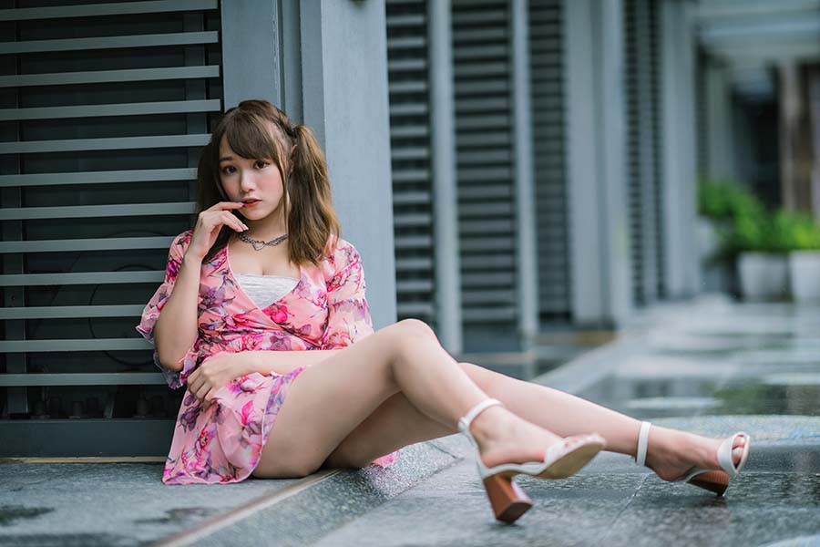 Girls in short dresses in Zhucheng