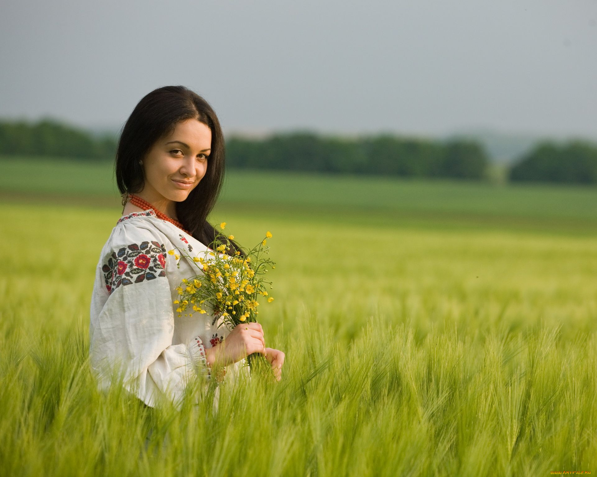 Women in Slavic costumes in Zhucheng