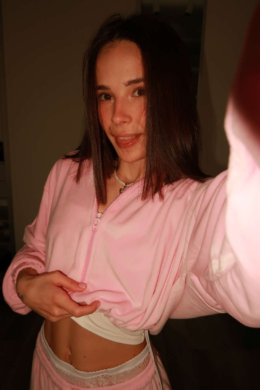 Tina brings the glow — live moments in Zhucheng